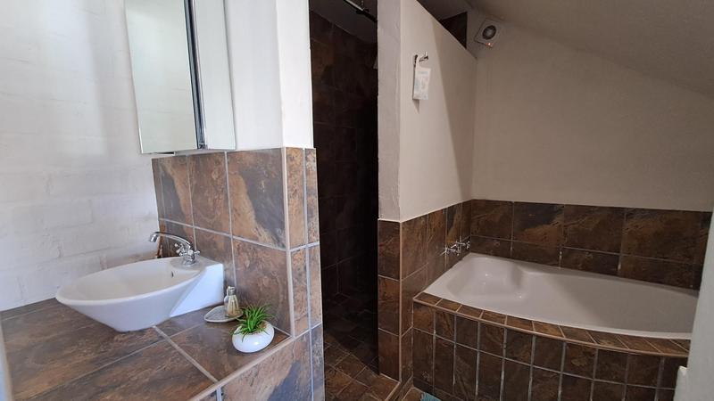 4 Bedroom Property for Sale in Stilbaai Wes Western Cape